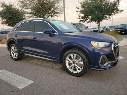 2022 Audi Q3 45 S line Premium