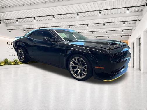 Pitch Black Clearcoat 2023 Dodge Challenger SRT Hellcat