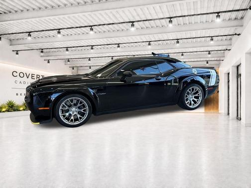 Pitch Black Clearcoat 2023 Dodge Challenger SRT Hellcat