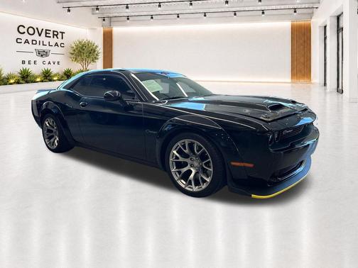Pitch Black Clearcoat 2023 Dodge Challenger SRT Hellcat