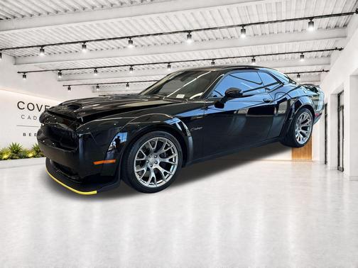Pitch Black Clearcoat 2023 Dodge Challenger SRT Hellcat
