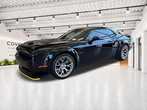 Pitch Black Clearcoat 2023 Dodge Challenger SRT Hellcat