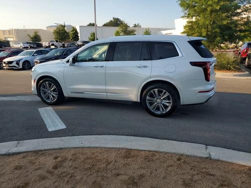 2023 Cadillac XT6 Premium Luxury FWD