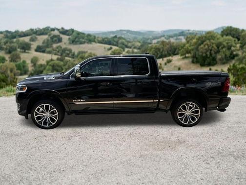 Diamond Black Crystal Pearlcoat 2025 RAM 1500 ST