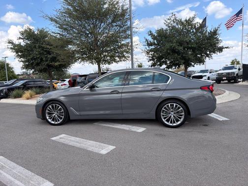 Bernina Grey Amber Effect Metallic 2021 BMW 530 530i