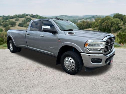 Billet Silver Metallic 2019 RAM 3500 Laramie Crew Cab 4x4 8' Box
