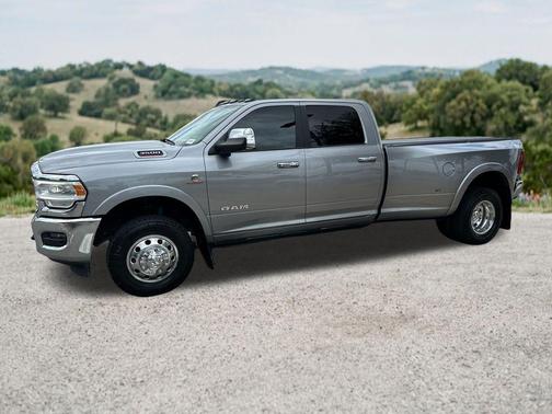 Billet Silver Metallic 2019 RAM 3500 Laramie Crew Cab 4x4 8' Box