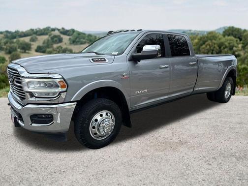 Billet Silver Metallic 2019 RAM 3500 Laramie Crew Cab 4x4 8' Box