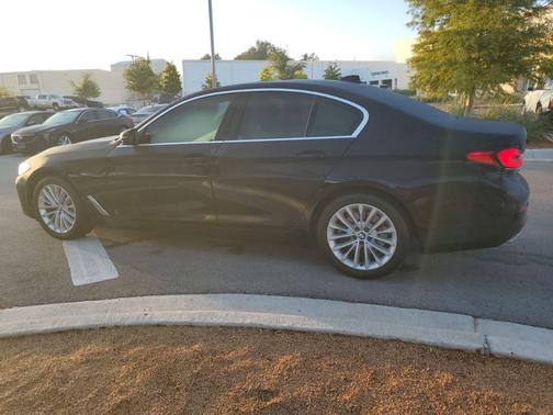 2021 BMW 530 530i