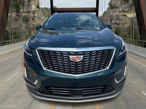Emerald 2026 Cadillac XT5 Premium Luxury