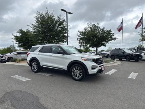 Star White Metallic Tri-Coat 2020 Ford Explorer XLT