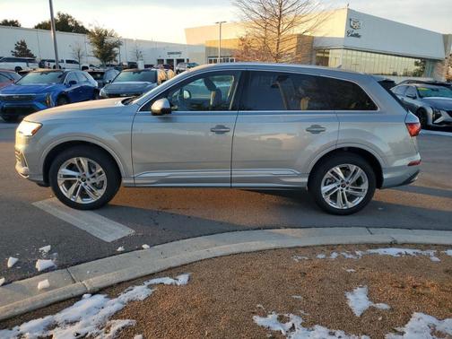 2024 Audi Q7 55 Premium Plus