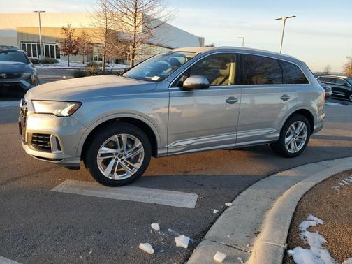 2024 Audi Q7 55 Premium Plus