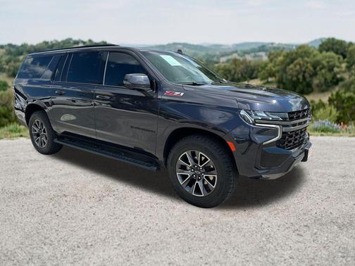 Dark Ash Metallic 2022 Chevrolet Suburban 4WD Z71