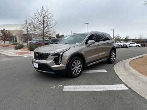 2022 Cadillac XT4 Premium Luxury