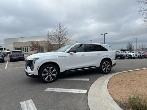 2025 Cadillac Escalade IQ Luxury 2