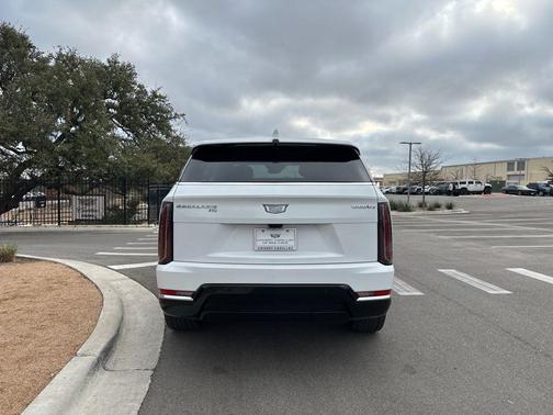 2025 Cadillac Escalade IQ Luxury 2