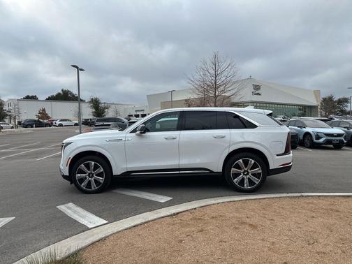 2025 Cadillac Escalade IQ Luxury 2