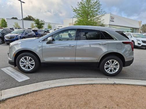 Argent Silver Metallic 2026 Cadillac XT5 Luxury