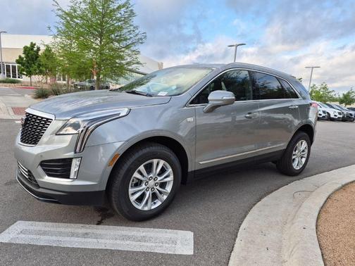 Argent Silver Metallic 2026 Cadillac XT5 Luxury