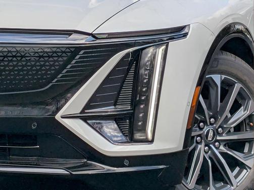 2025 Cadillac LYRIQ Sport