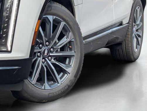 2025 Cadillac LYRIQ Sport