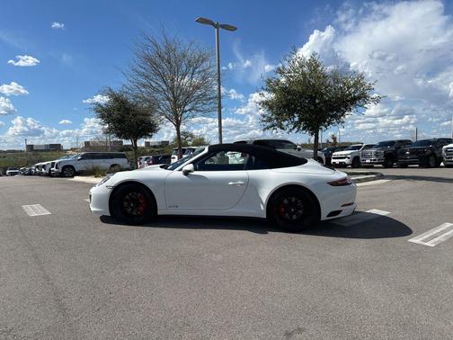 2017 Porsche 911 Carrera 4 GTS