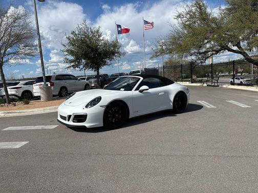 2017 Porsche 911 Carrera 4 GTS