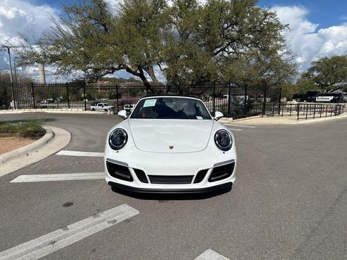 2017 Porsche 911 Carrera 4 GTS
