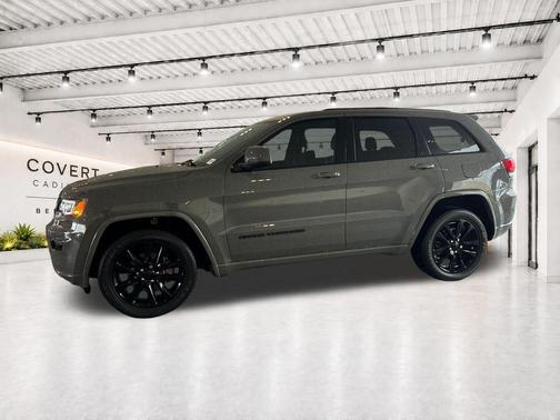Sting-Gray Clearcoat 2020 Jeep Grand Cherokee Altitude