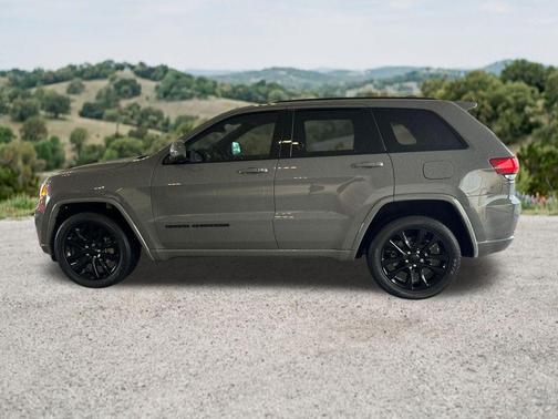 Sting-Gray Clearcoat 2020 Jeep Grand Cherokee Altitude