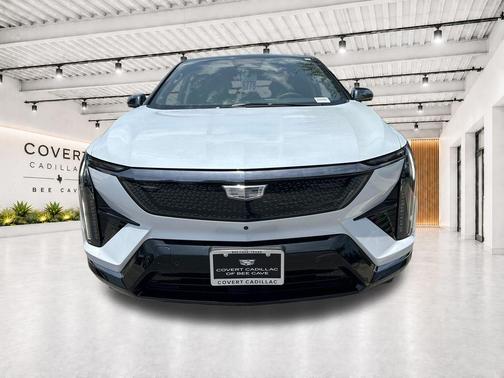Vibrant White Tricoat 2026 Cadillac OPTIQ Premium Sport