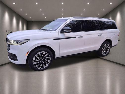 Pristine White Metallic Tri-Coat 2025 Lincoln Navigator Black Label
