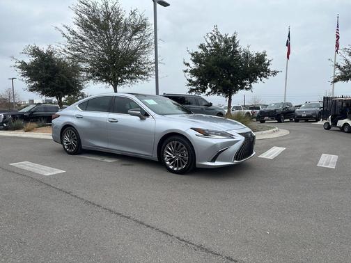 2025 Lexus ES 350 Ultra Luxury