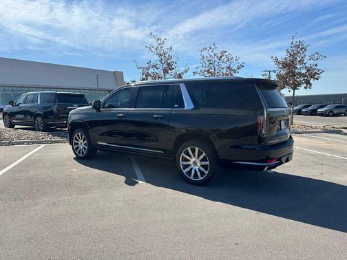 2023 Cadillac Escalade ESV Premium Luxury Platinum