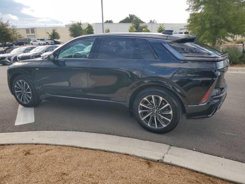 2024 Cadillac LYRIQ Sport