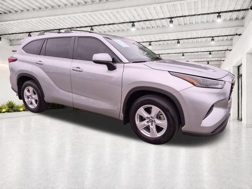 Celestial Silver Metallic 2023 Toyota Highlander L