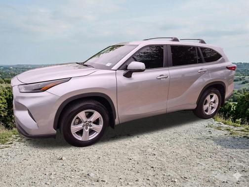 Celestial Silver Metallic 2023 Toyota Highlander L