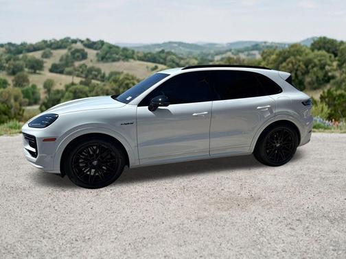 White 2025 Porsche Cayenne Cayenne Turbo E-Hybrid