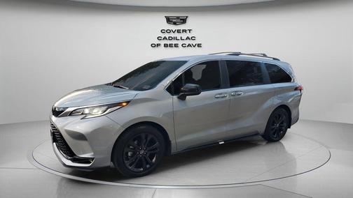 2022 Toyota Sienna XSE 7 Passenger
