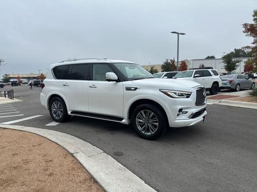 2023 INFINITI QX80 Luxe