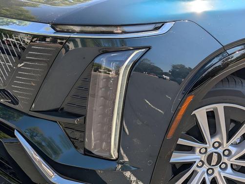 2026 Cadillac VISTIQ Luxury