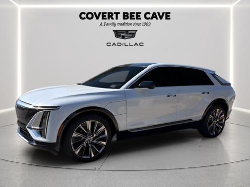 Vibrant White Tricoat 2027 Cadillac LYRIQ Signature Luxury