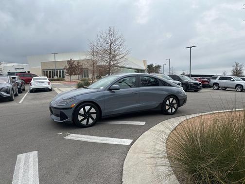 2024 Hyundai IONIQ 6 SE