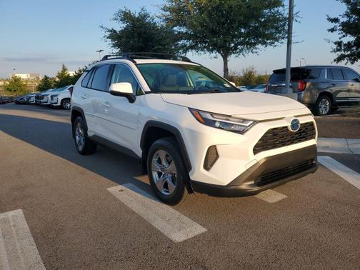 2023 Toyota RAV4 Hybrid XLE