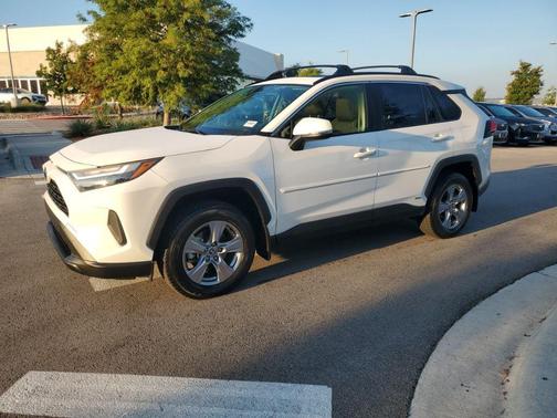 2023 Toyota RAV4 Hybrid XLE
