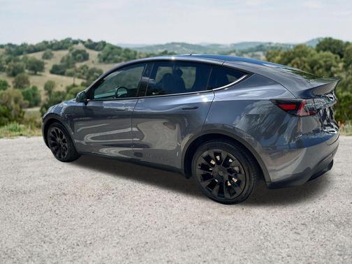 Midnight Silver Metallic 2023 Tesla Model Y Long Range Dual Motor All-Wheel Drive