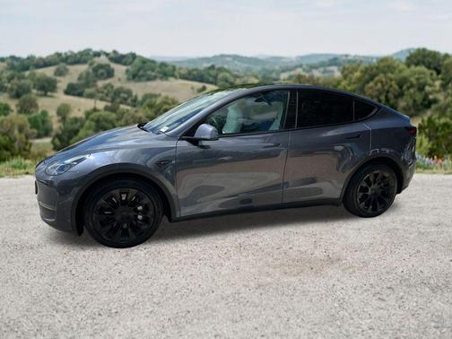 Midnight Silver Metallic 2023 Tesla Model Y Long Range Dual Motor All-Wheel Drive