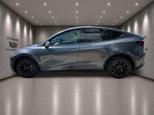 Midnight Silver Metallic 2023 Tesla Model Y Long Range Dual Motor All-Wheel Drive