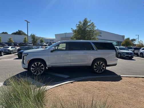 2026 Cadillac Escalade ESV Luxury